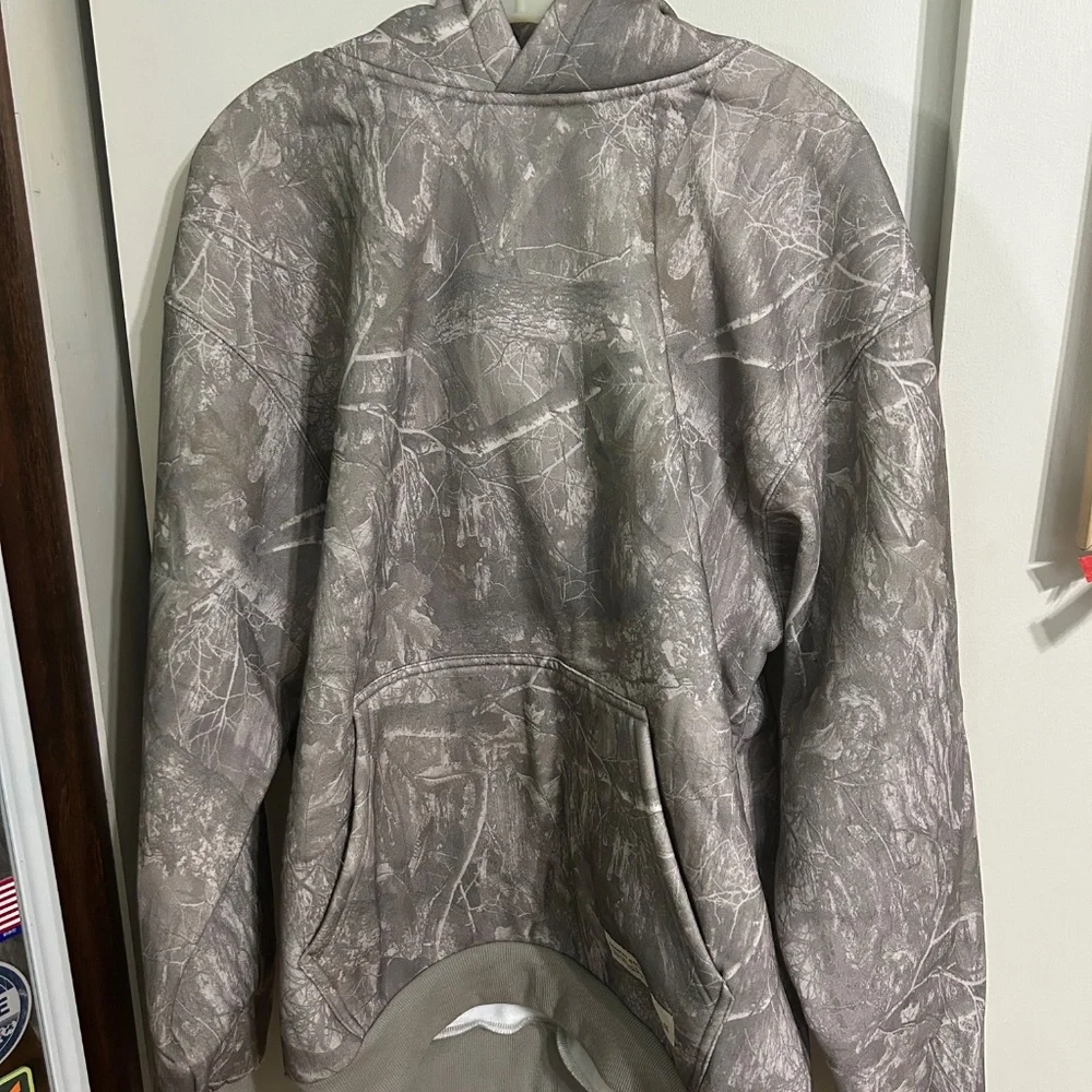 Comfort Colors Women’s Gray Camouflage Sweatshirt Hoodie - Picture 2 of 2